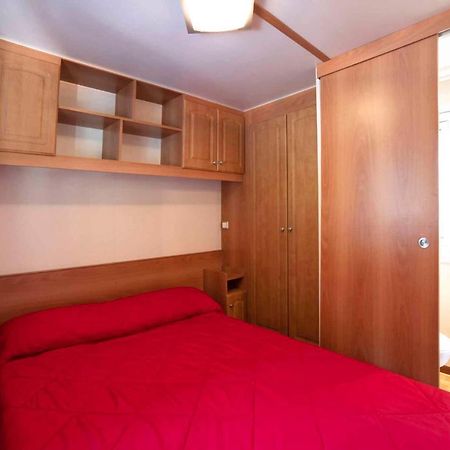 Mobilehomes In Pieve Vecchia - Norditalienische Seen 22044 Manerba del Garda Ngoại thất bức ảnh