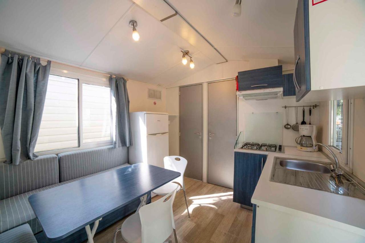 Mobilehomes In Pieve Vecchia - Norditalienische Seen 22044 Manerba del Garda Ngoại thất bức ảnh