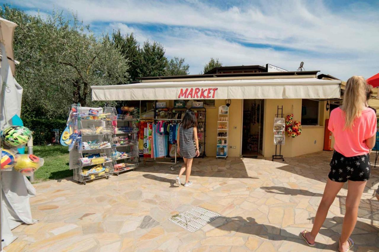 Mobilehomes In Pieve Vecchia - Norditalienische Seen 22044 Manerba del Garda Ngoại thất bức ảnh